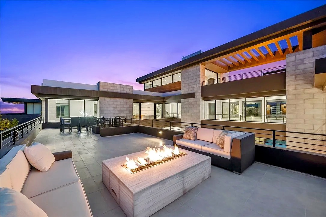 Modern Revival project photo 4