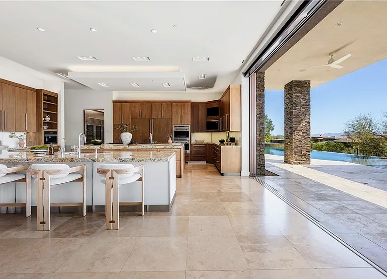 Contemporary Oasis project photo 5