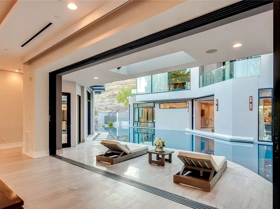 Contemporary Oasis project photo 4